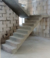 Бетонные лестницы для 2 этажа DSC_0118