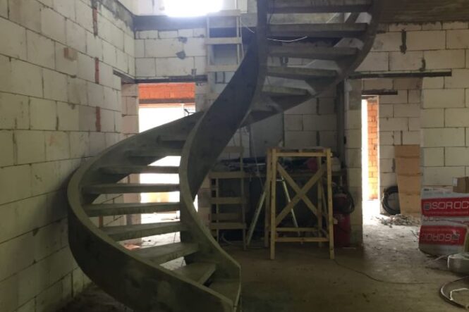 Лестница на косоуре {