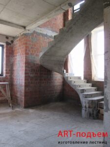 Г образная бетонная лестниа для частных домов и коттеджей в Москве Московской области 14